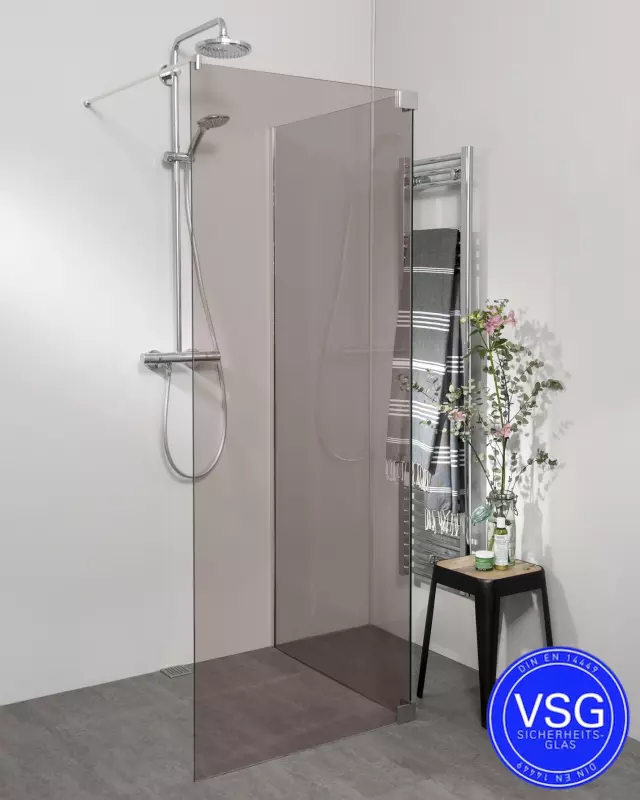 Begehbare VSG Dusche: Walk In Duschwand mit Klemm Wandanschlussprofil, Maßanfertigung