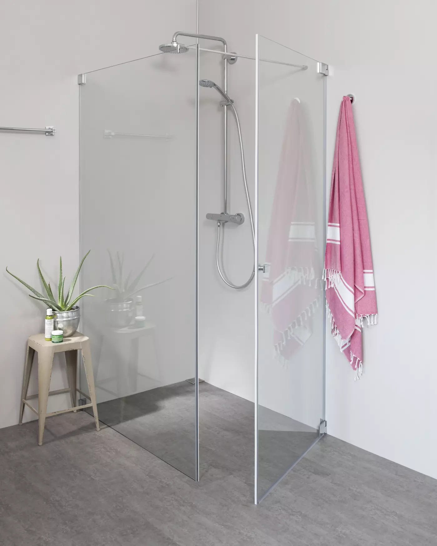 Teilgerahmte Duschkabine 120x80 Pendeltür an Wand und Festwand & Duschwanne