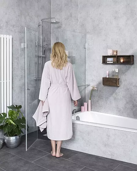 Eckdusche neben Badewanne mit Festwand verkürzt & Tür an Festteil
