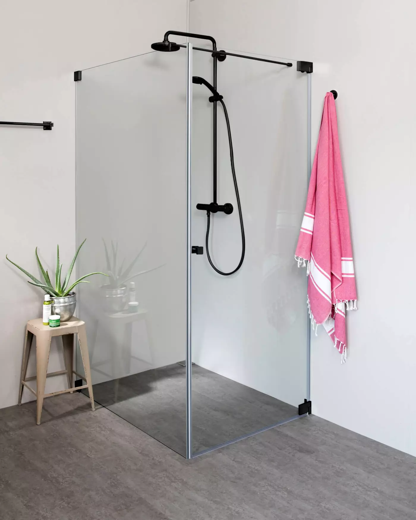 Eck Duschkabine 120x75 Pendeltür voll öffnend und Festwand & Duschwanne