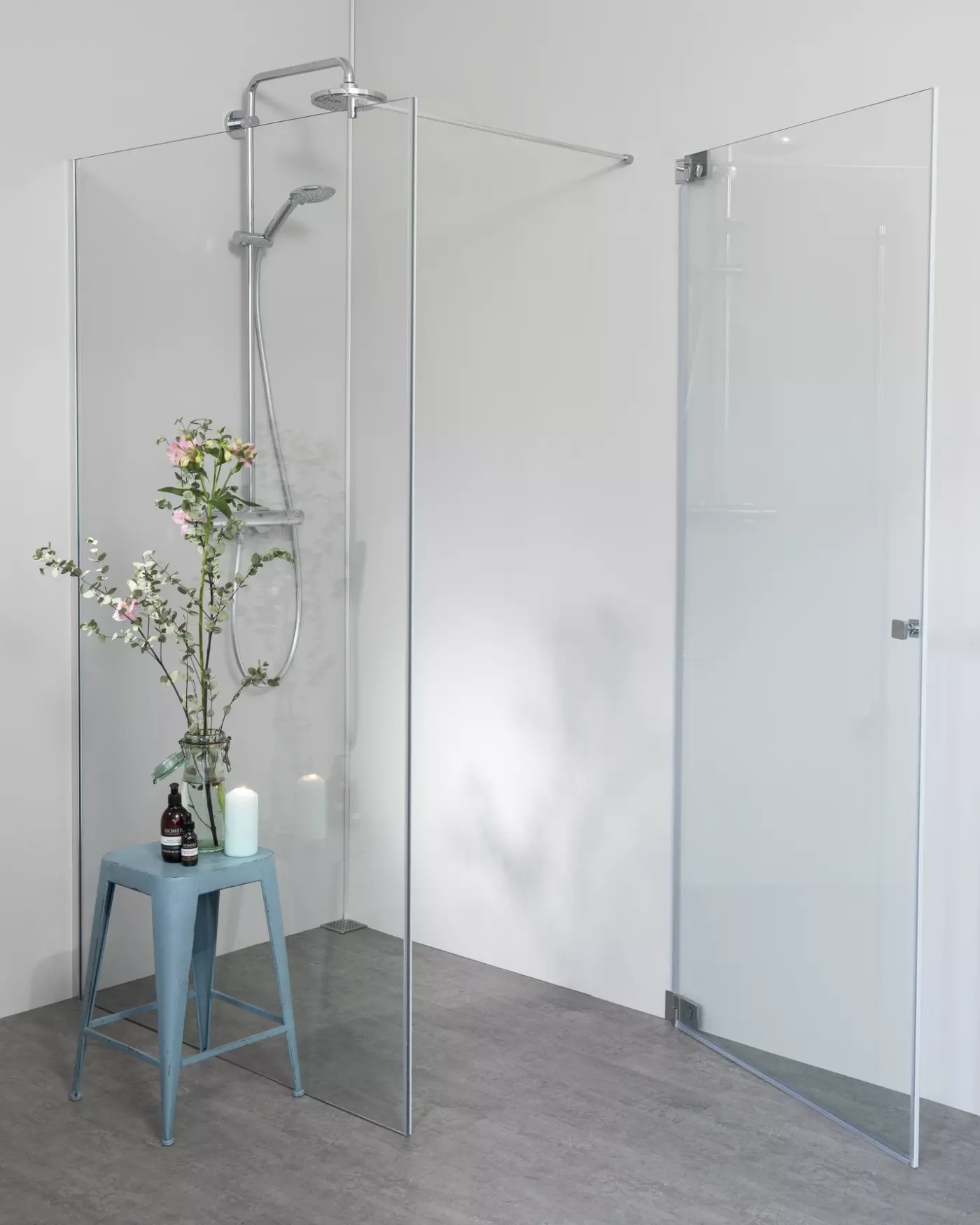 Eck Duschkabine mit Pendeltür an Wand + Festwand 120cm