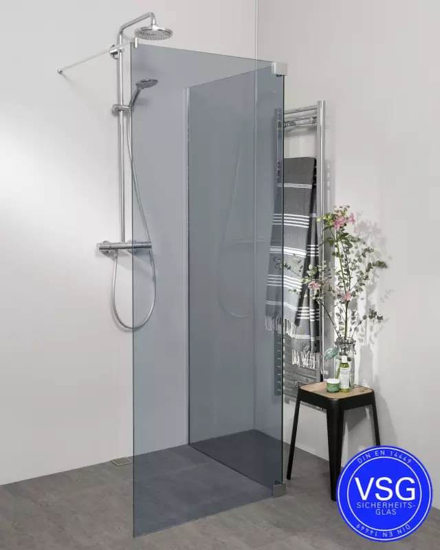 Begehbare VSG Dusche: Walk In Duschwand mit Klemm Wandanschlussprofil, Maßanfertigung