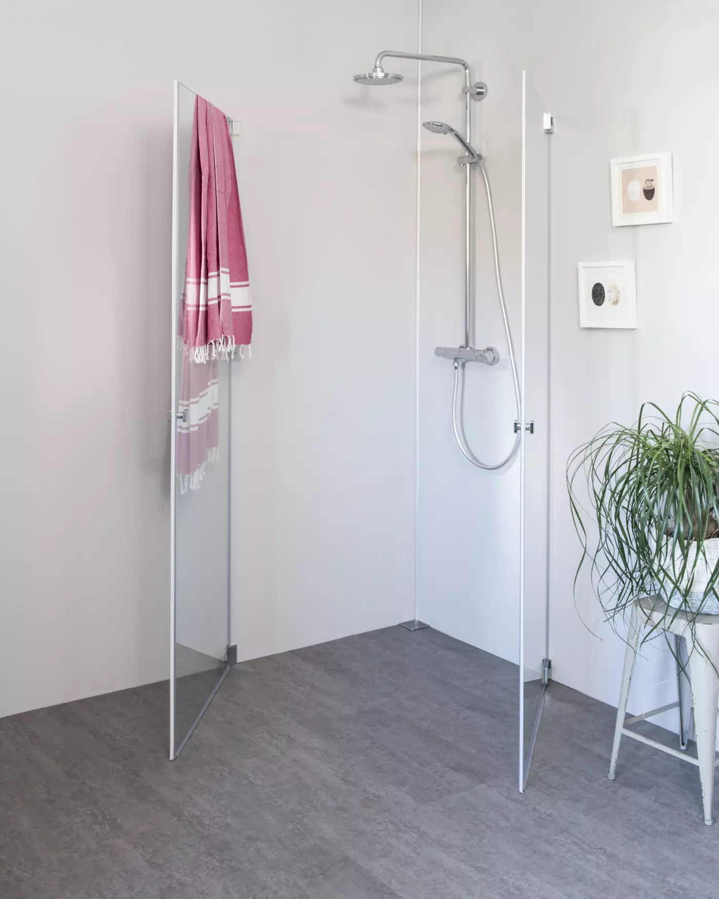 Eck Duschkabine 100x80 mit 2 Pendeltüren an Wand & Duschwanne