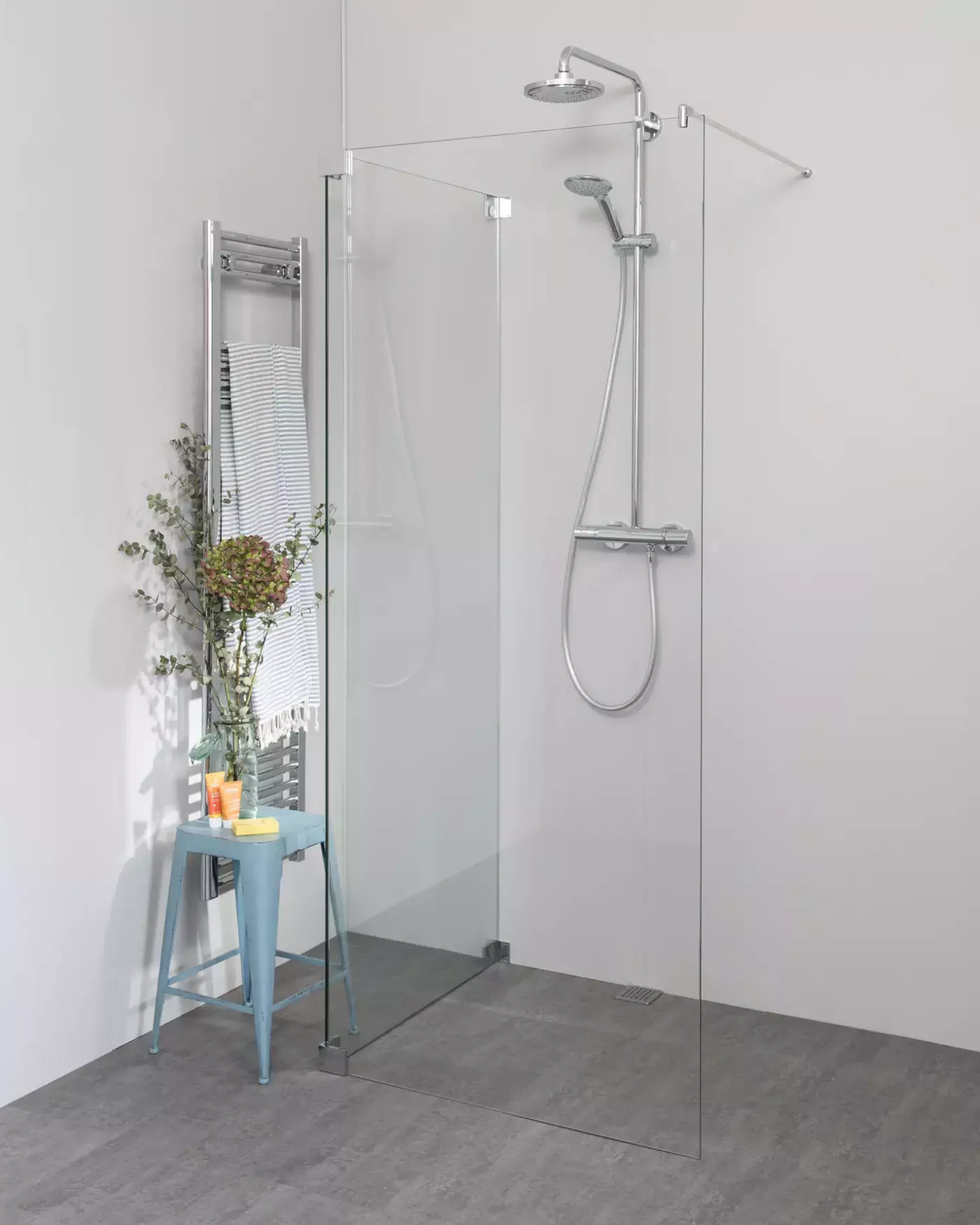Begehbare Dusche: Walk In Dusche mit Glas-Seitenwand