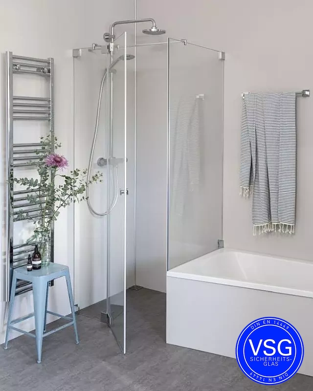 MV2K Eck Duschkabine neben Badewanne mit Festwand verkürzt und Pendeltür, Maßanfertigung