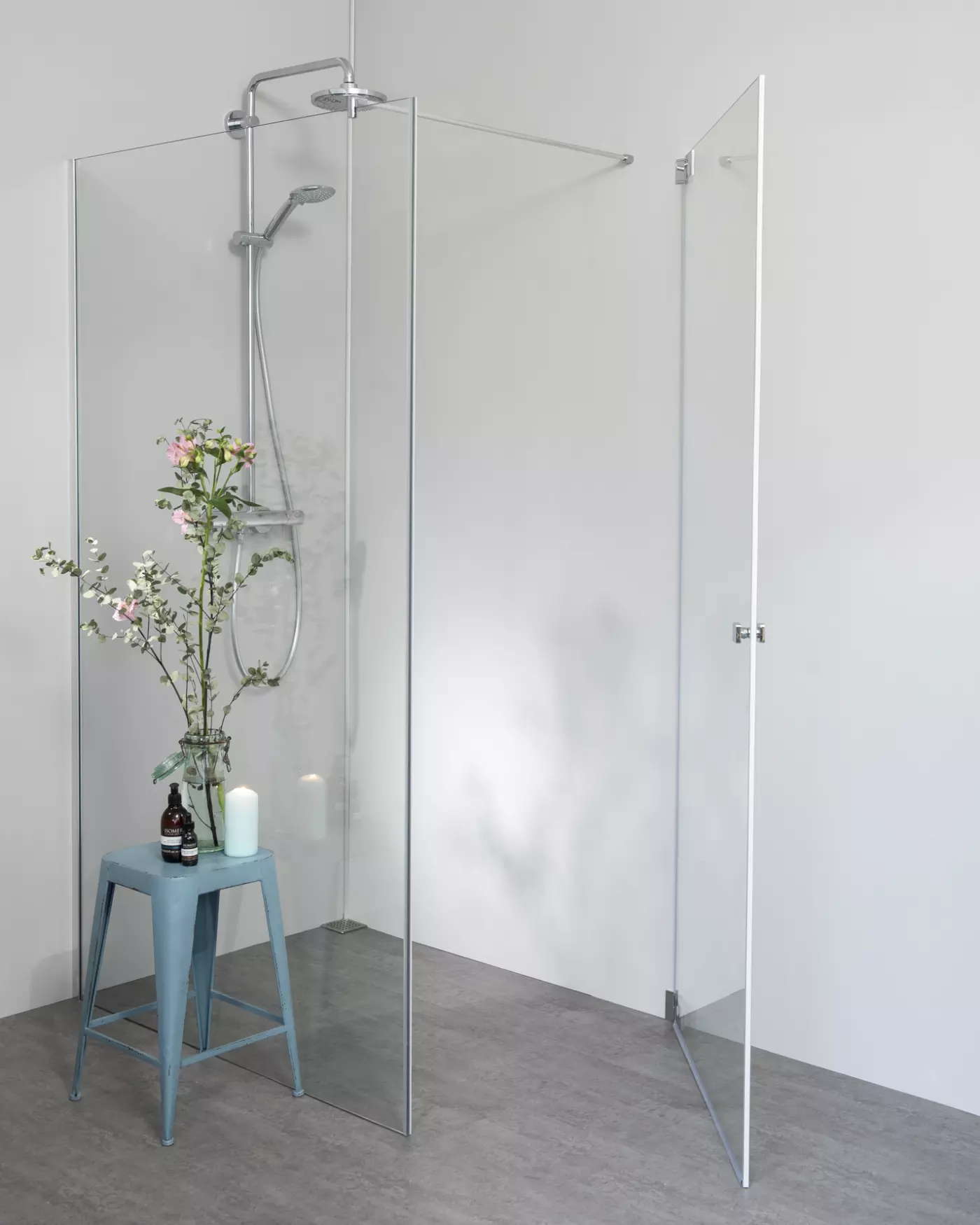 Eck Duschkabine mit Pendeltür an Wand + Festwand 120cm
