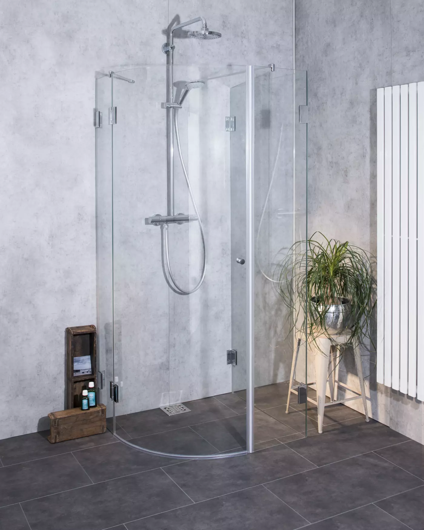 Dreiseitige Rund-Dusche mit 1 Tür