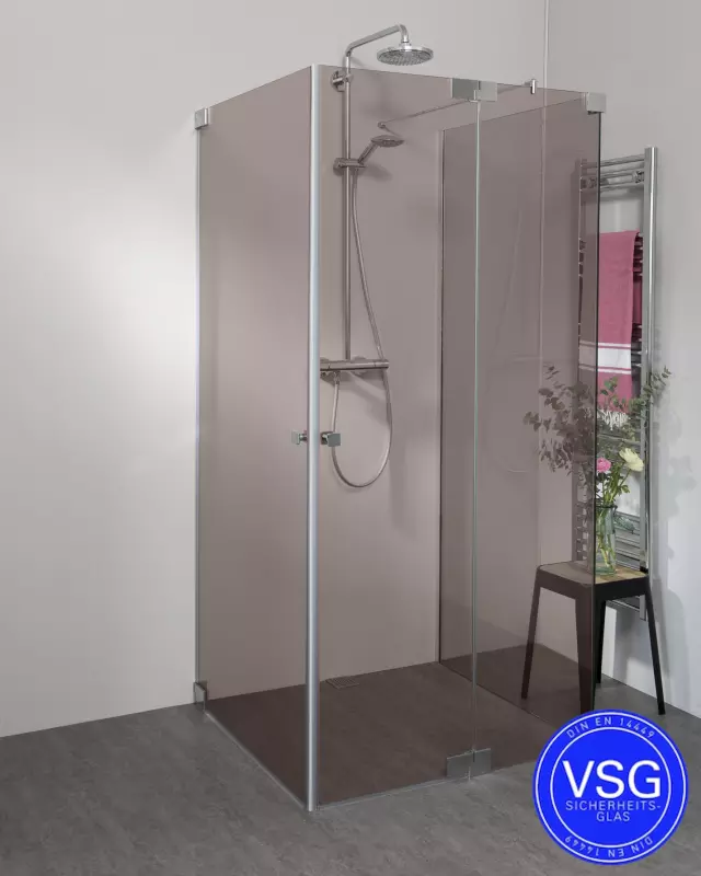 VSG Duschkabine U Form neben Badewanne mit 2 Pendeltüren & Festwand nach Maß