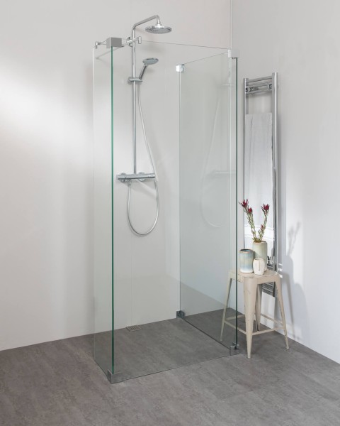 Begehbare Dusche: Freistehende Duschwand mit Seitenwand und Festteil